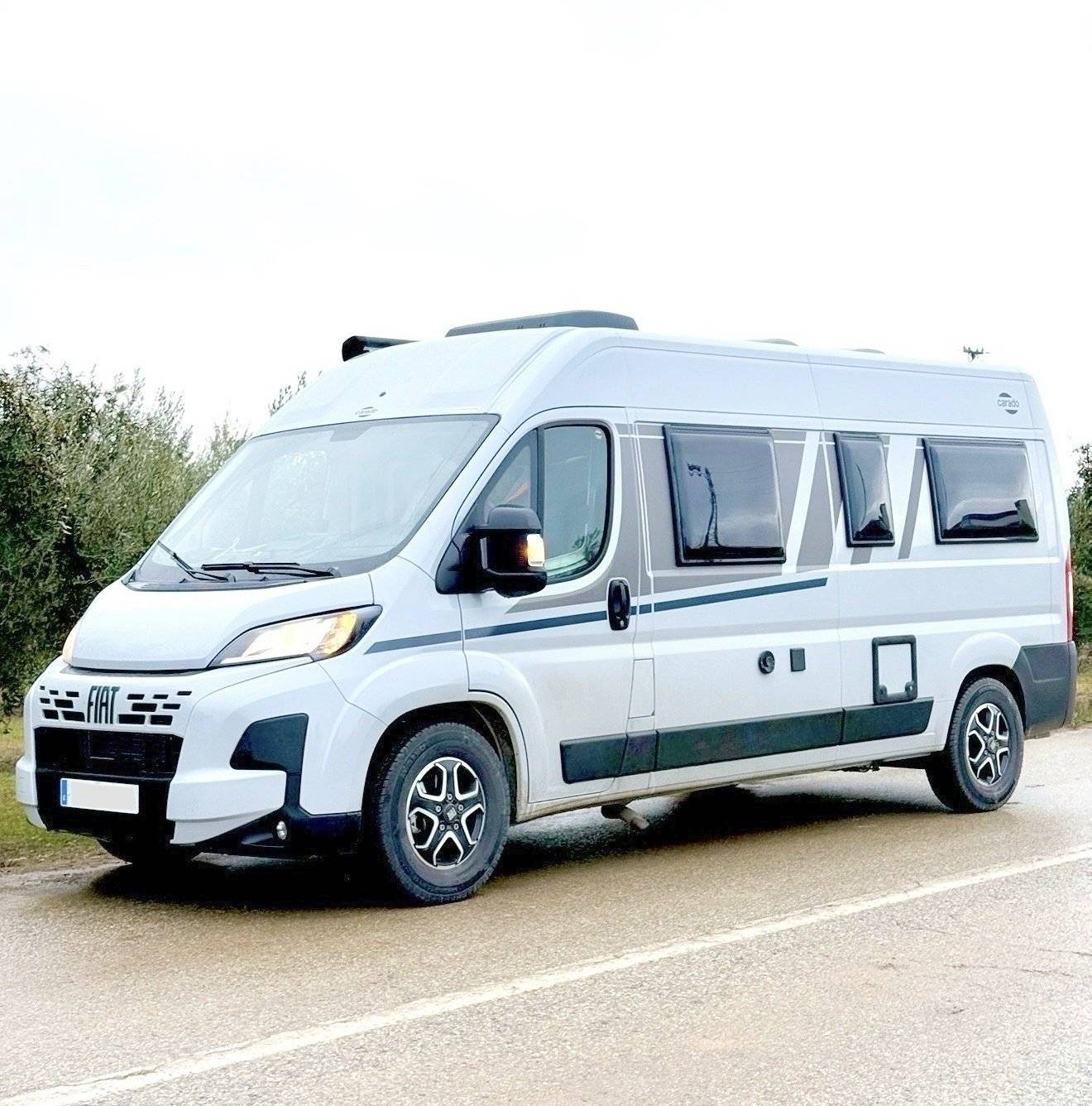 Front view from 3/4 Fiat FIAT DUCATO - Yescapa