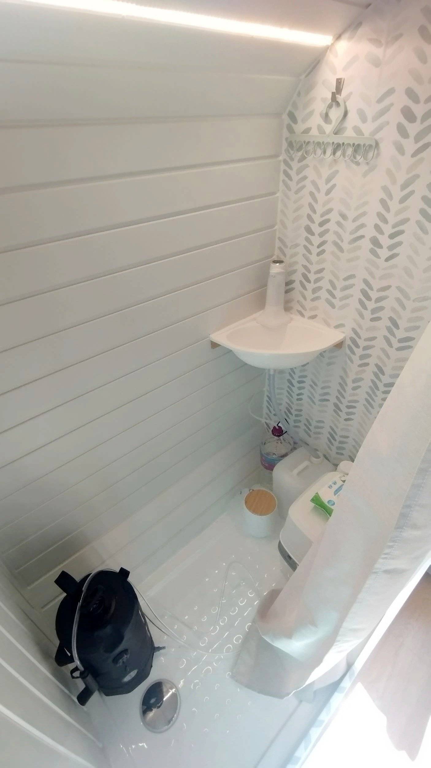 Badkamer/Toilet  - Yescapa