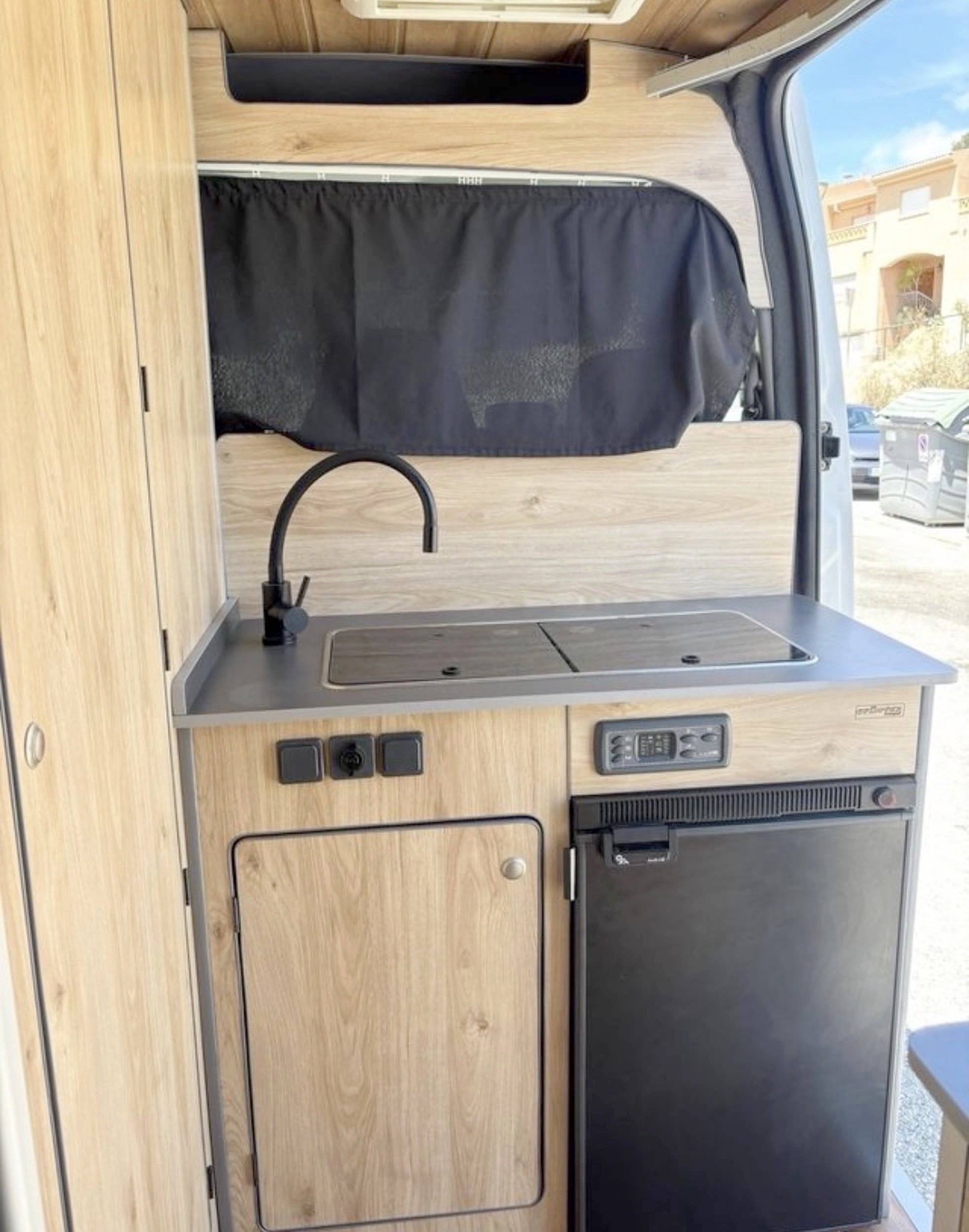 Kitchen Renault Renault master 3.0l DCI 136CV - Yescapa