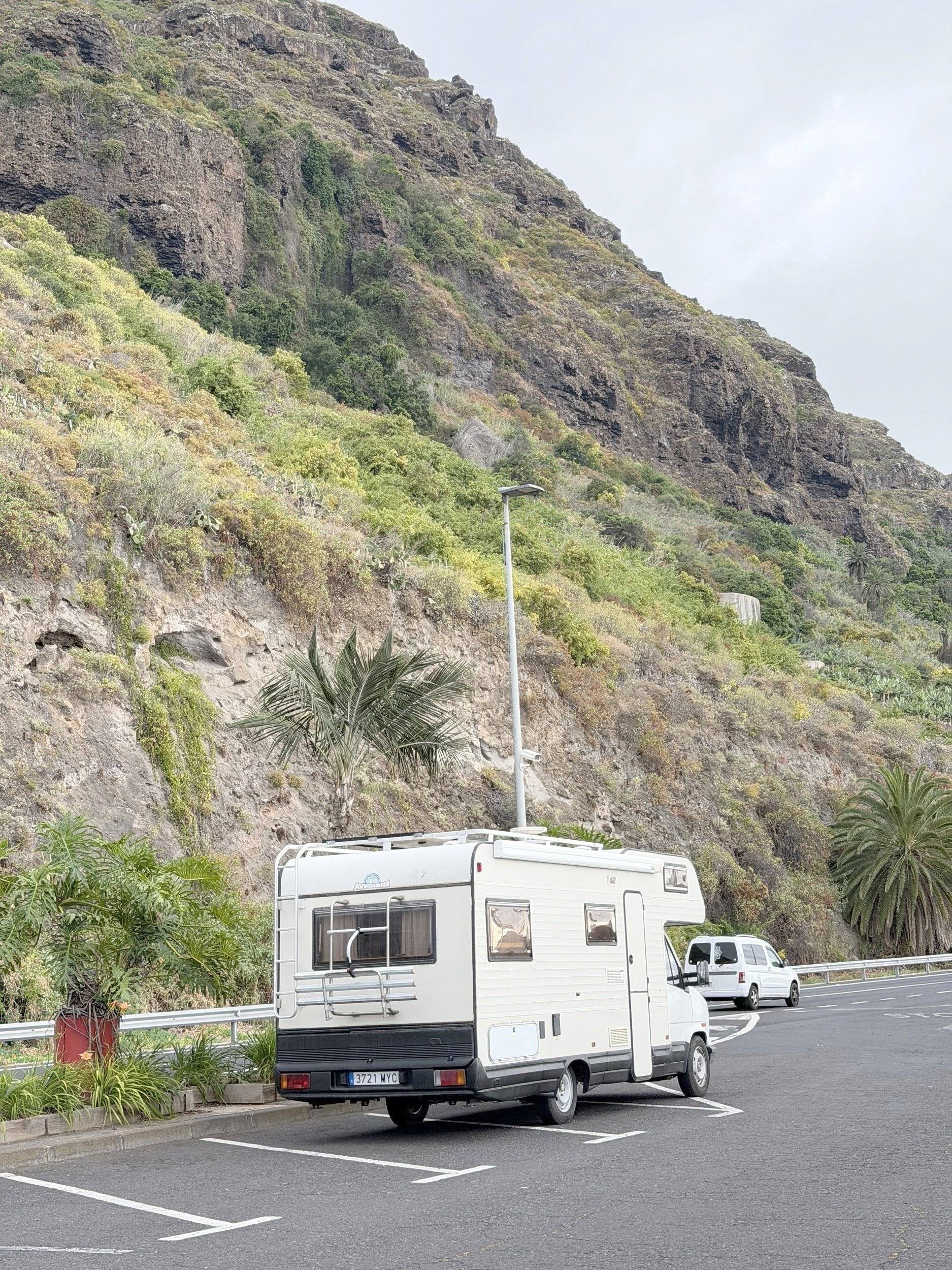Vista del vehículo ángulo delantero Fiat - Yescapa