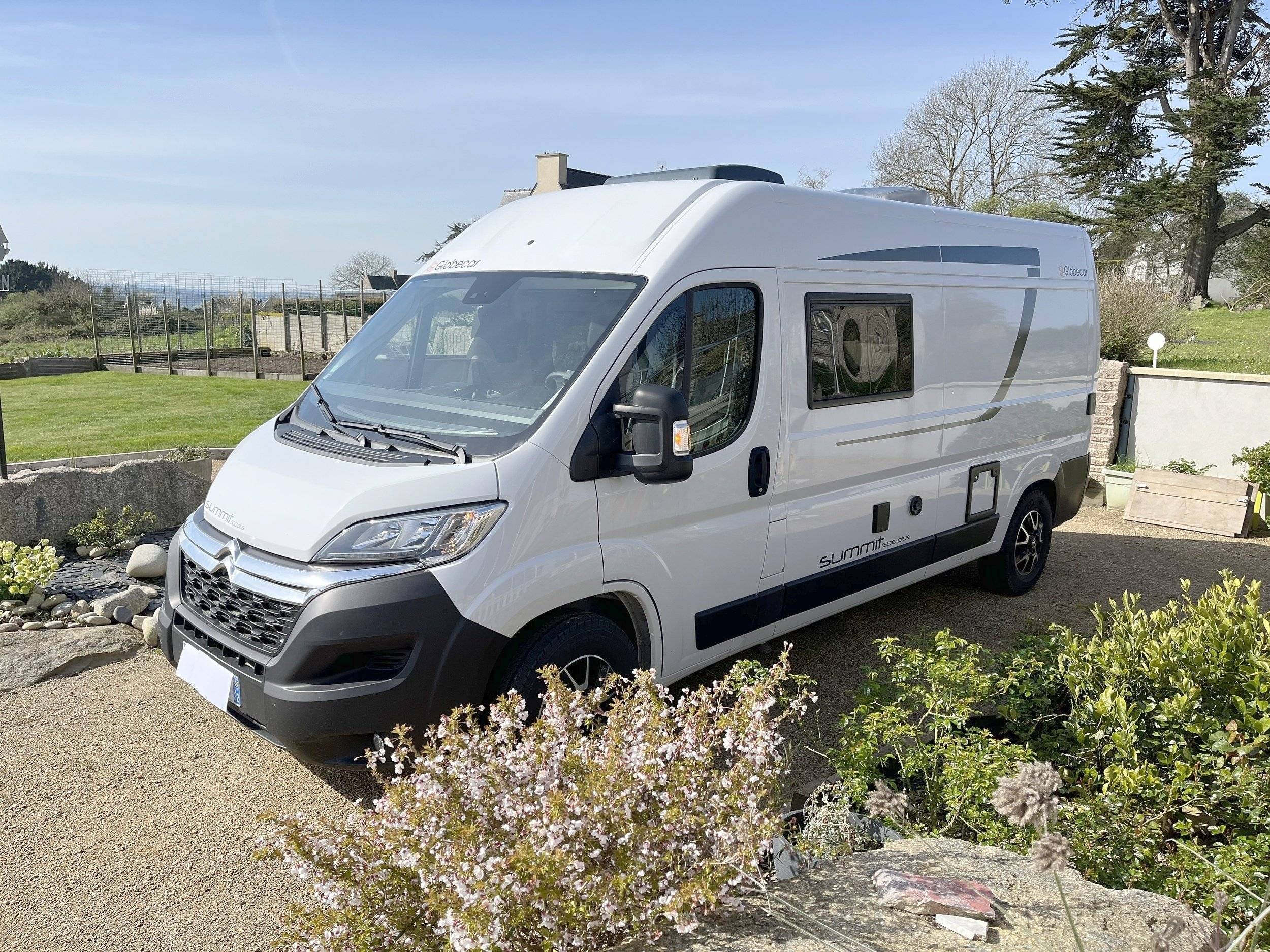 Globecar Summit 600 Plus