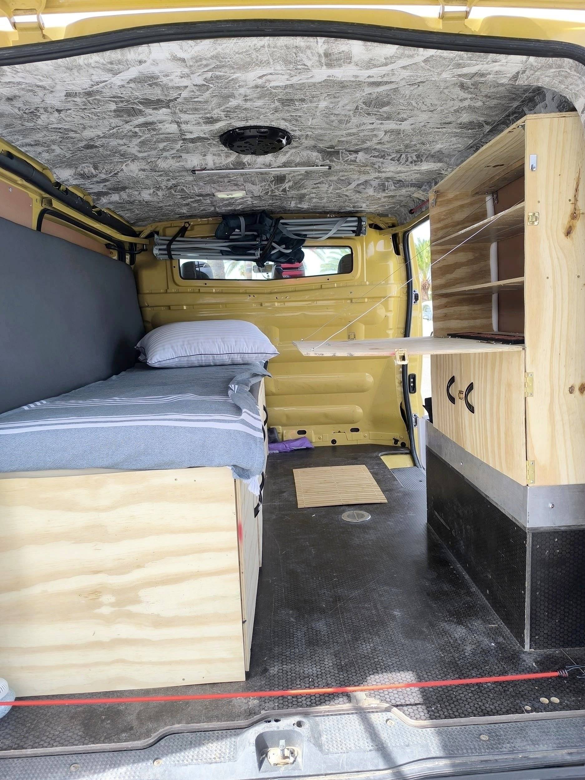 Menjador Renault Trafic 2,0 l 115 dCi - Yescapa