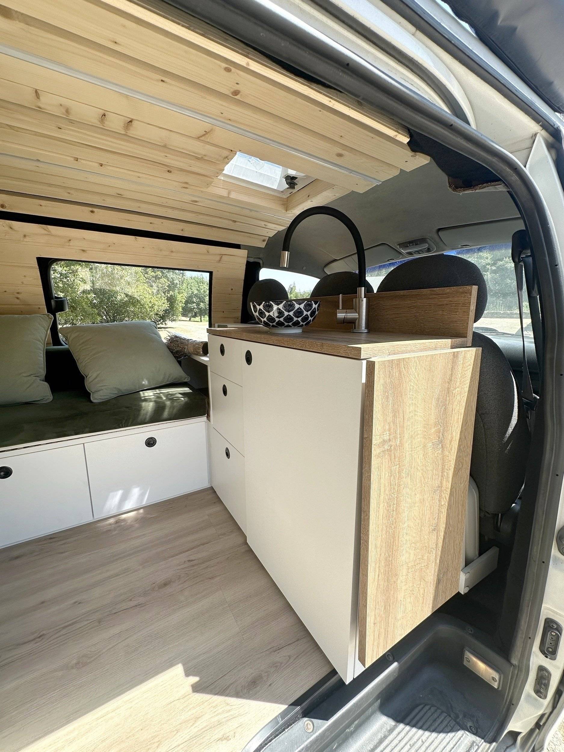 Kitchen Hyundai H1 - Yescapa