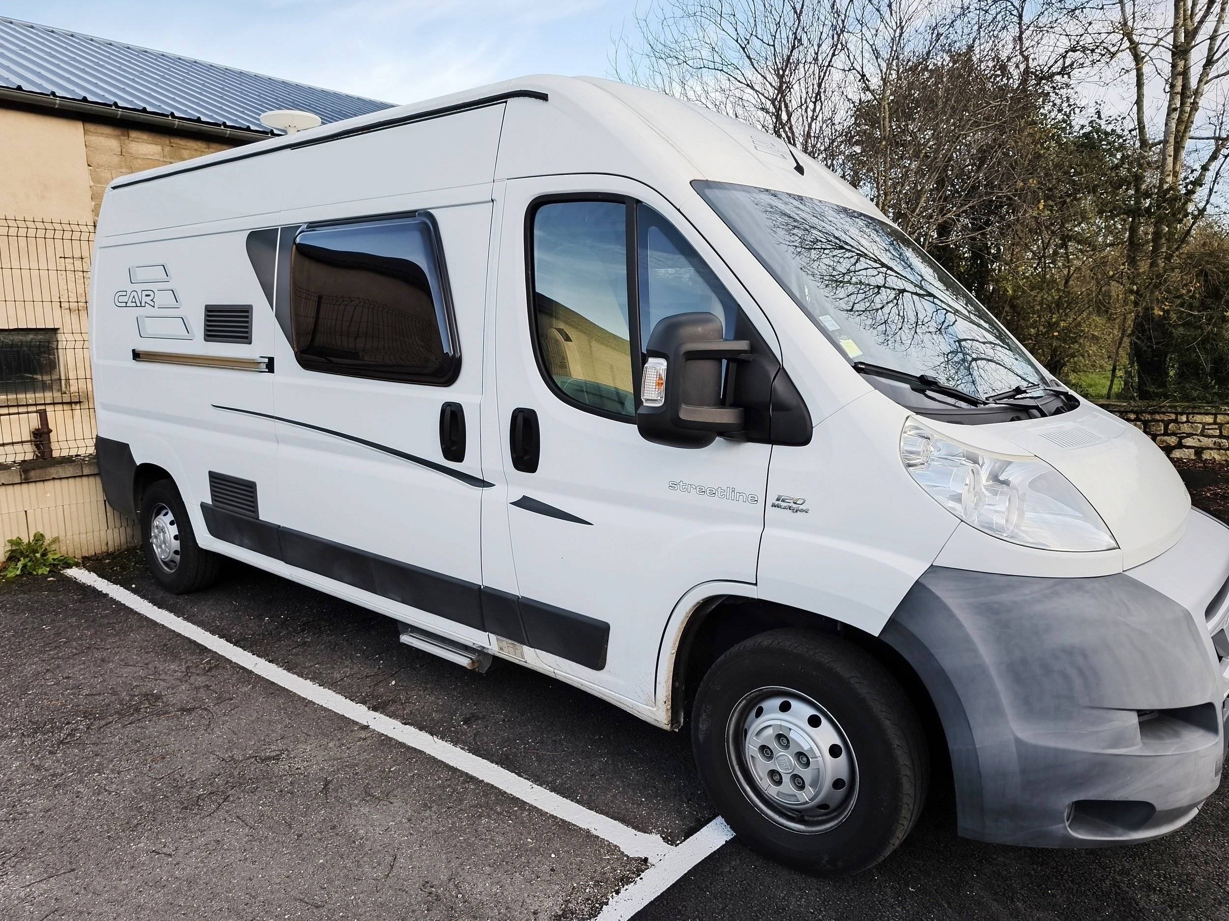Front view from 3/4 Fiat Ducato 2,3 l Multijet 120 ch. - Yescapa