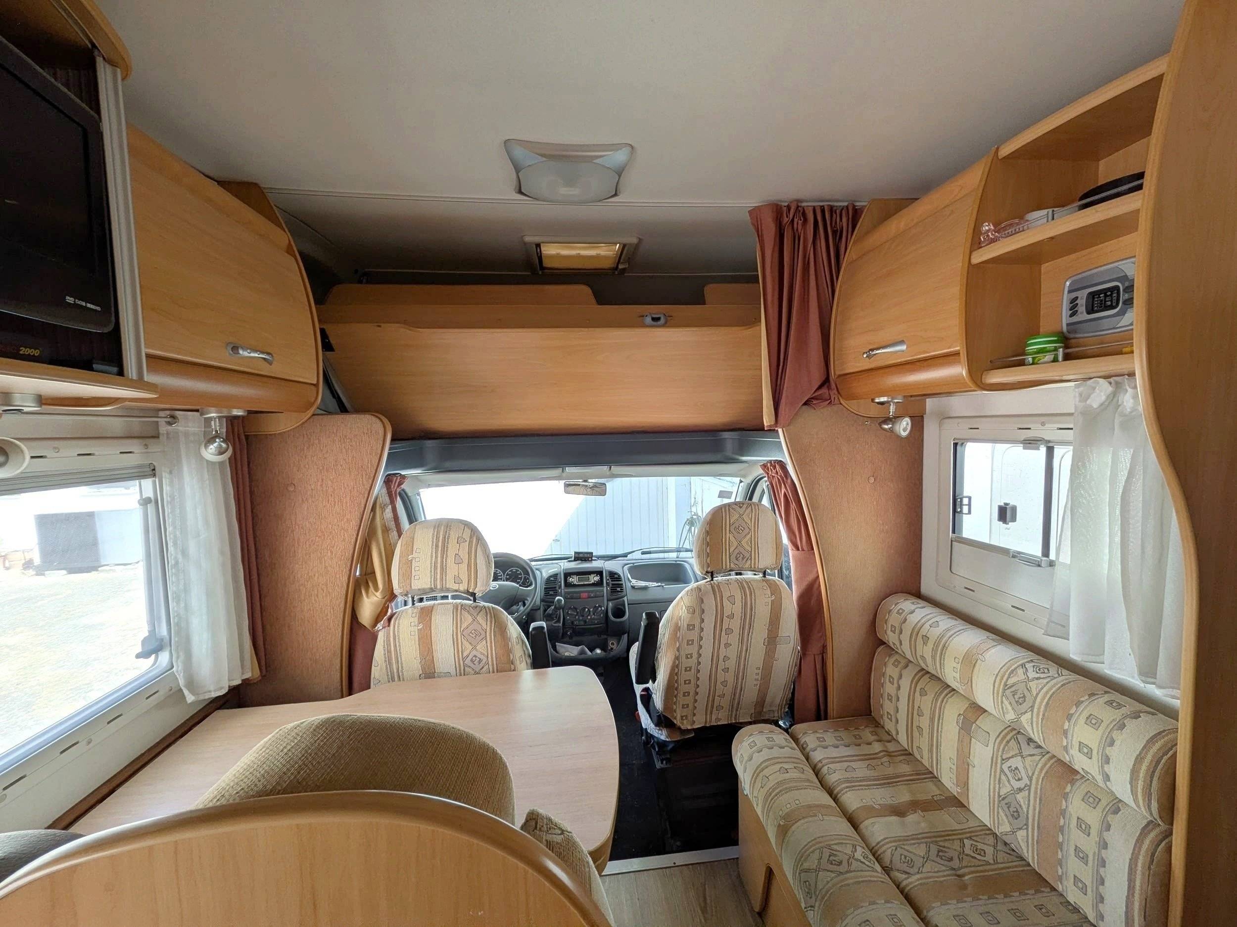 Plazas en cama Fiat Ducato 2,8 l 115 ch/Al-Ko - Yescapa