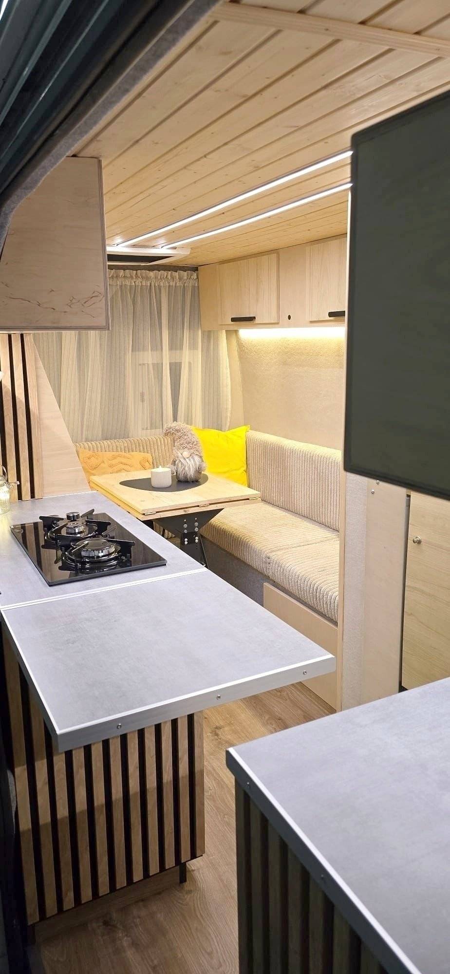 Comedor Peugeot Boxer 3,0 HDI 160 ch - Yescapa