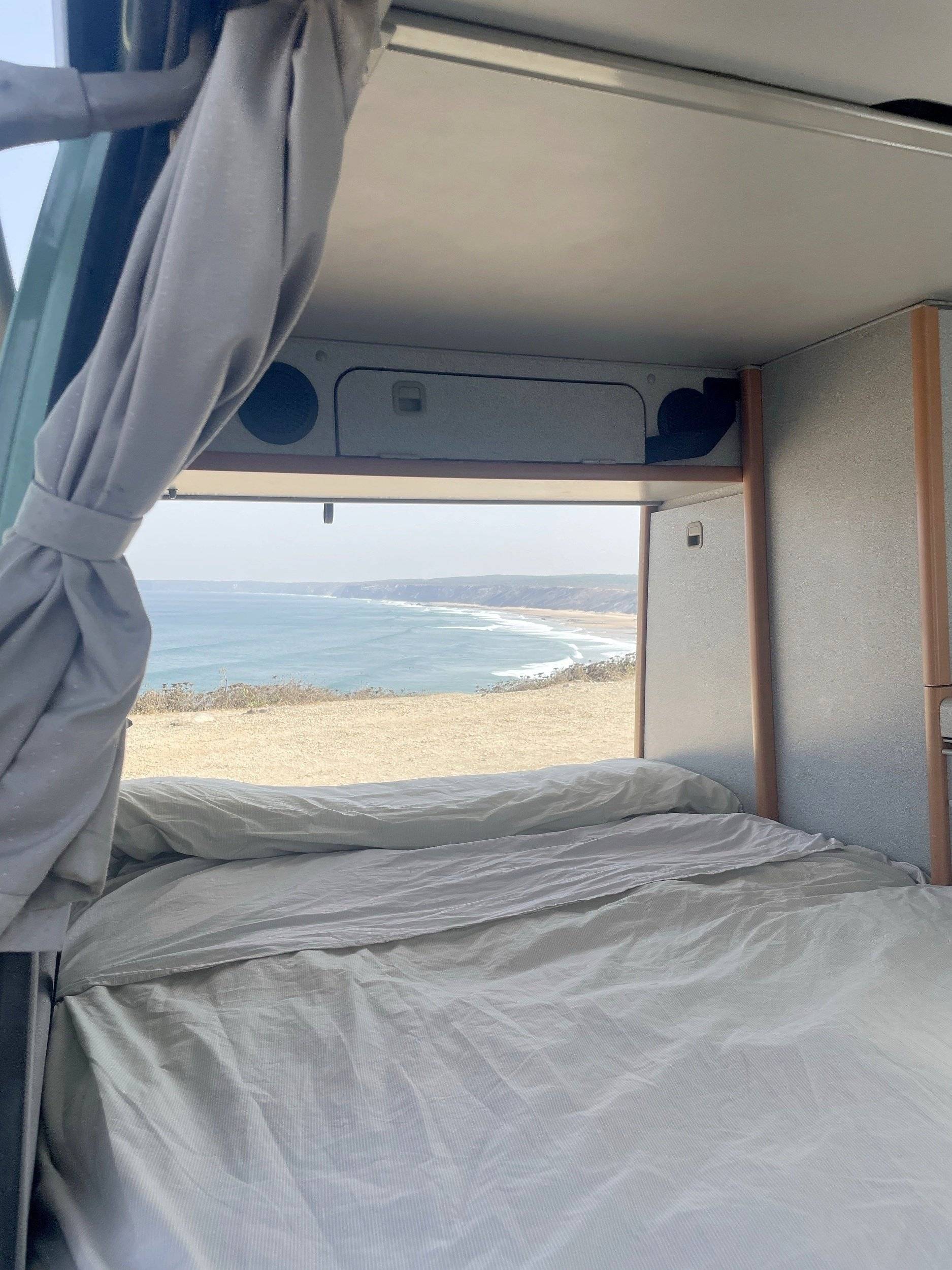 Berth Volkswagen VOLKSWAGEN CALIFORNIA - Yescapa