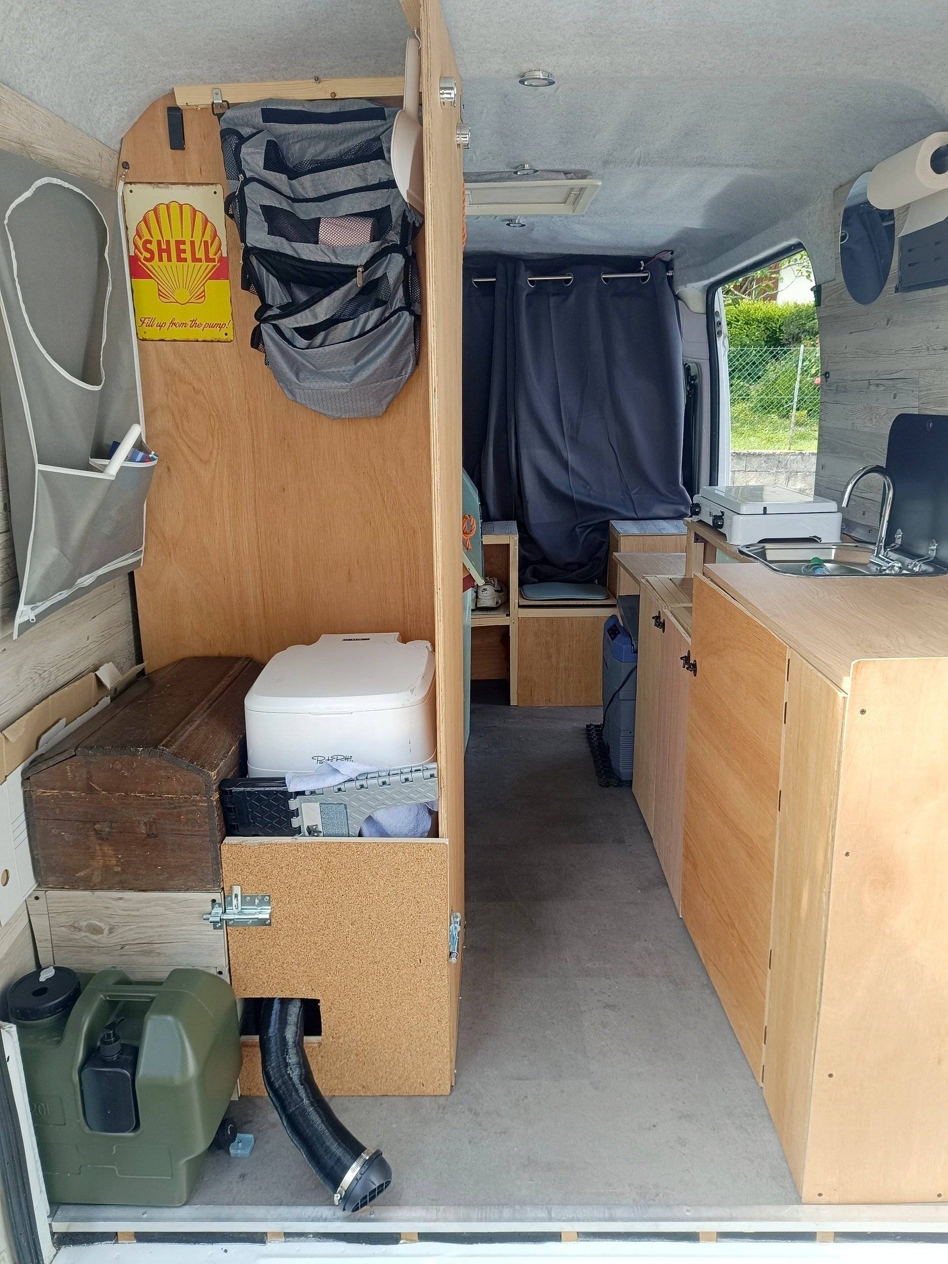 Área de jantar Peugeot Boxer - Yescapa