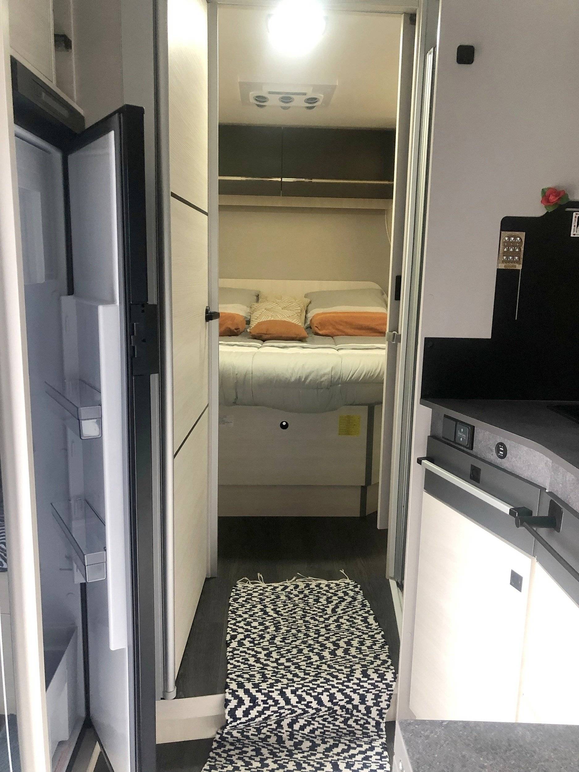 Challenger 328 Graphite Premium