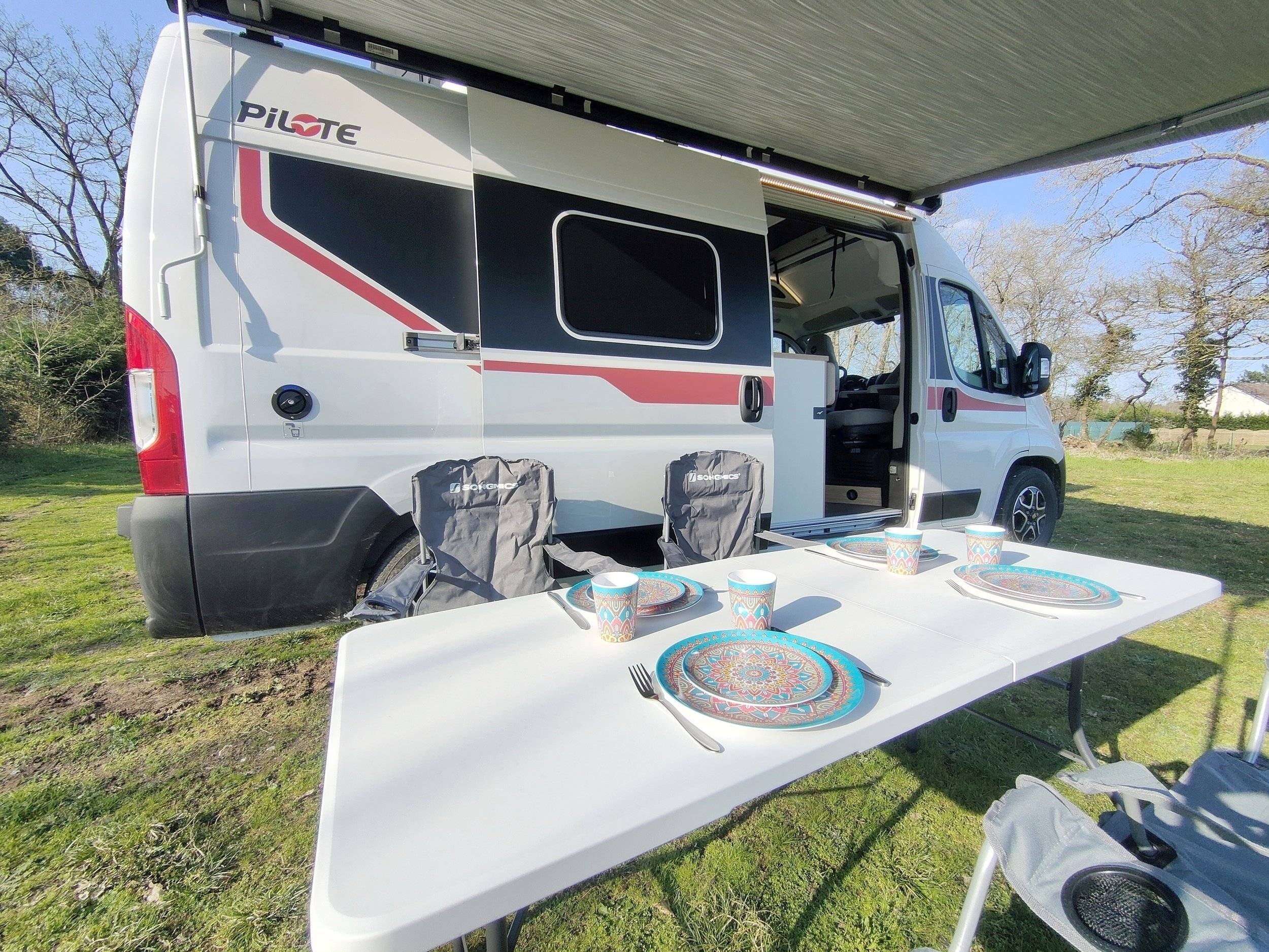 Front view from 3/4 Fiat Ducato 2,3 l 148 ch - Yescapa