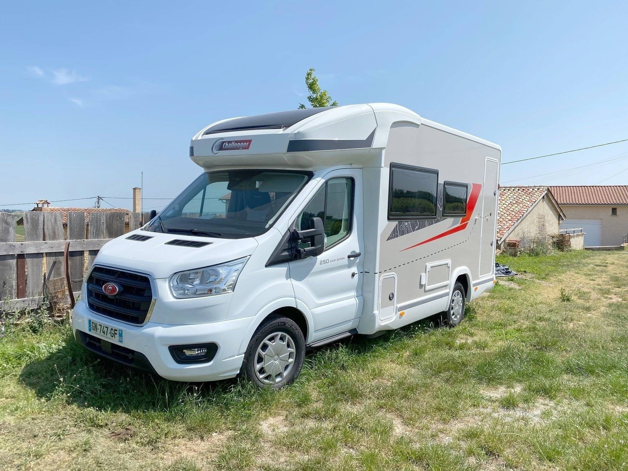 Challenger ford transit