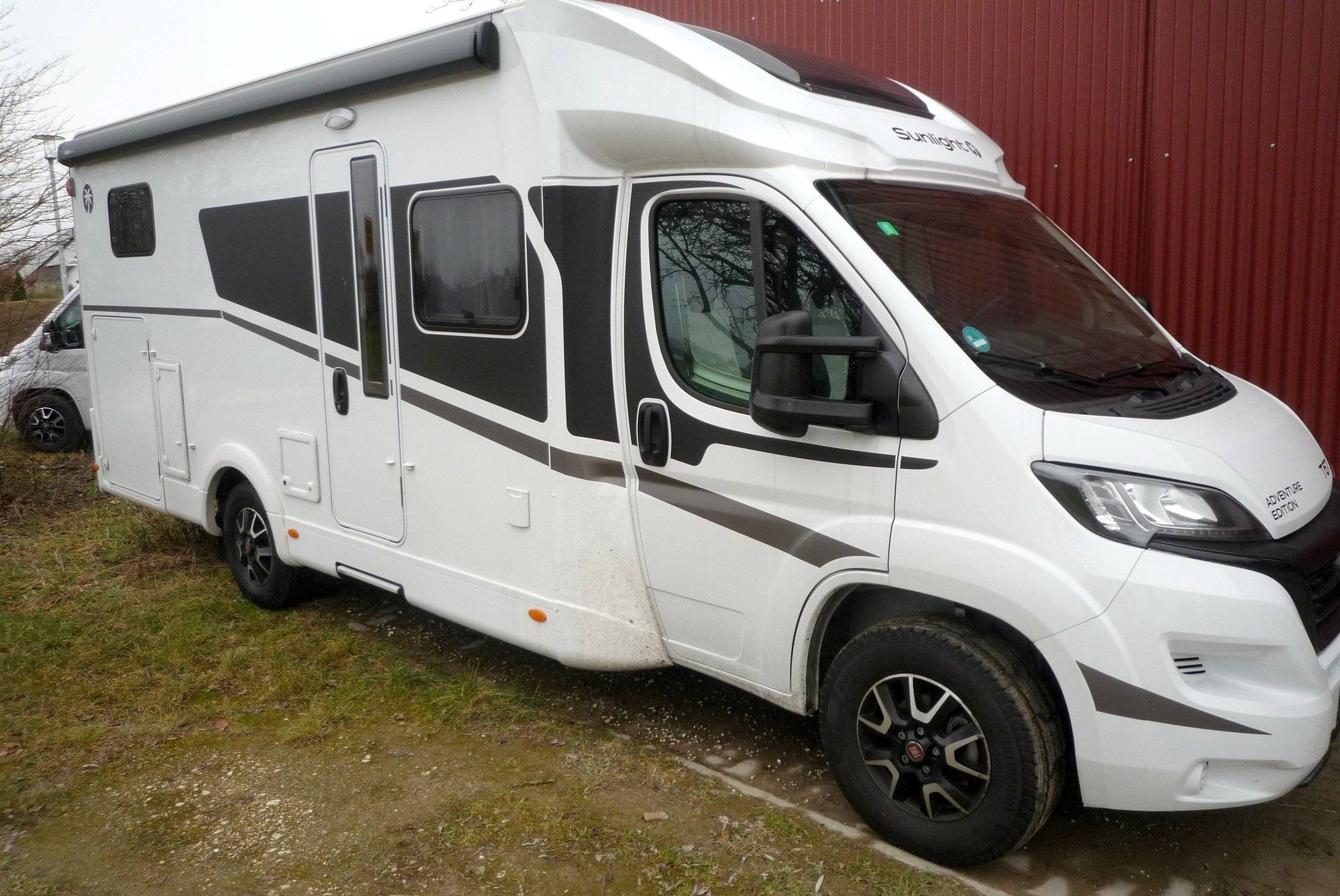 Sunlight  T67 mit Markise- Solar- Radheckträger- Navi- RFK