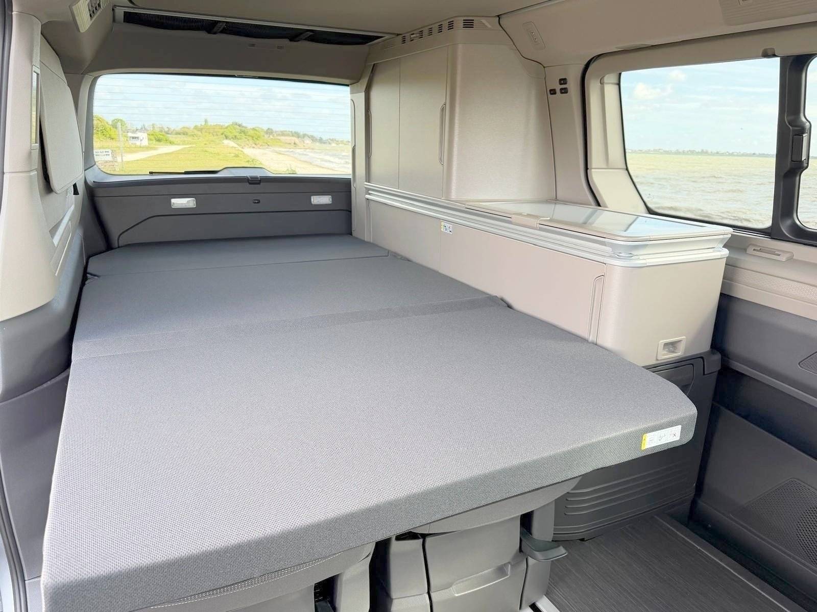 Couchages Volkswagen California T7 Coast 2.0L TDI 150 - Yescapa