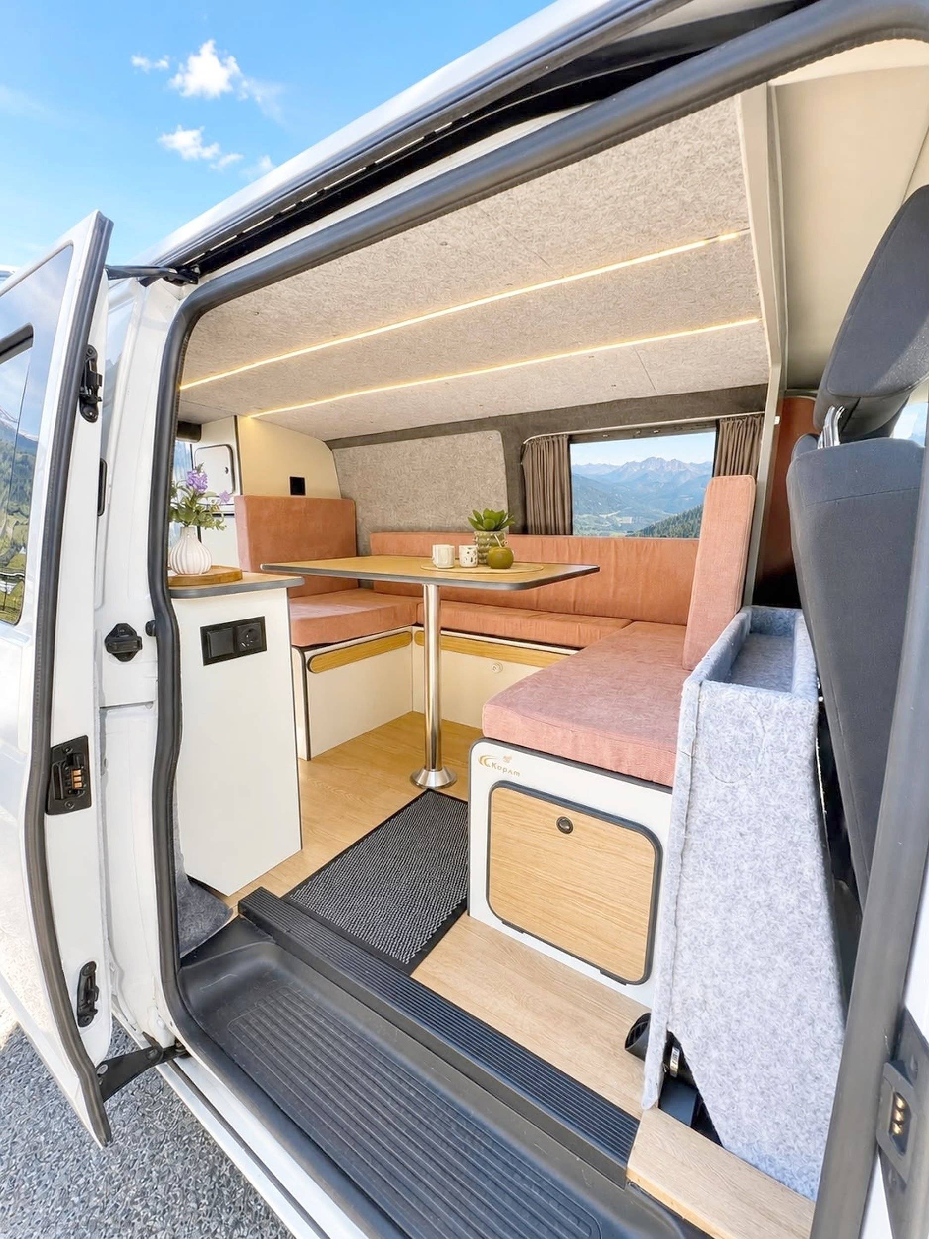 Coin repas Volkswagen Transporter T6 2,0 l 150ch - Yescapa