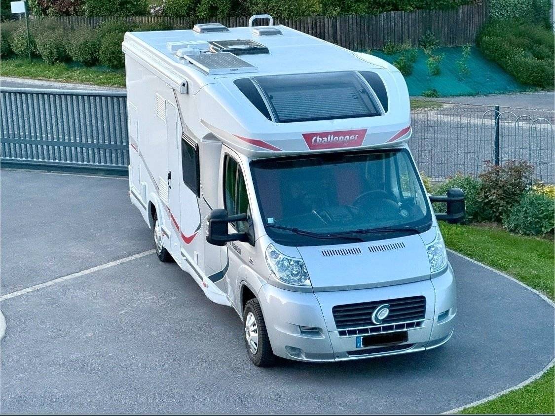 Front view from 3/4 Fiat FIAT DUCATO - Yescapa