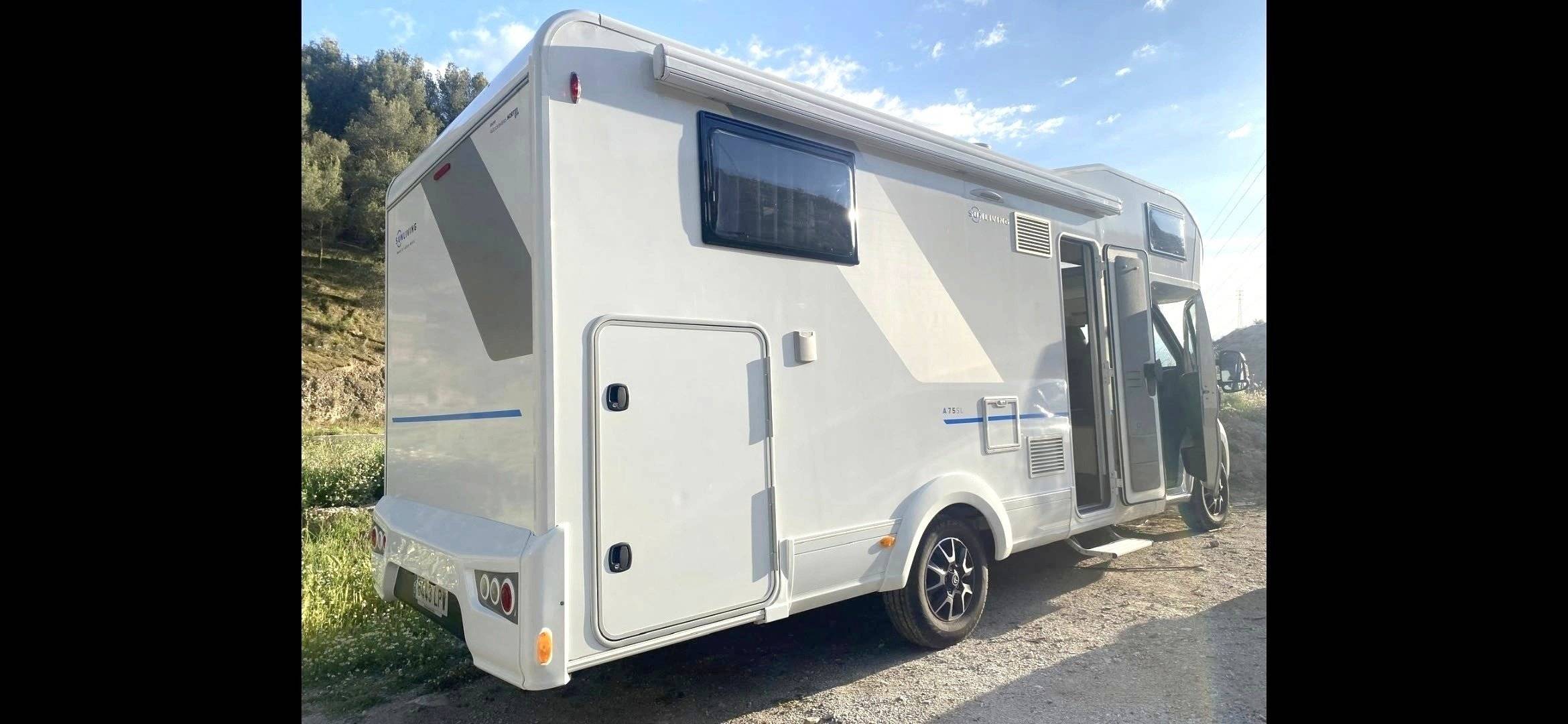 Adria Sunliving A75DP