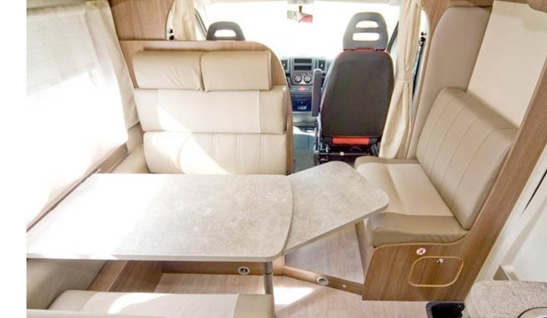 Dining Area Fiat Ducato 2,3 l Multijet 130 ch. - Yescapa