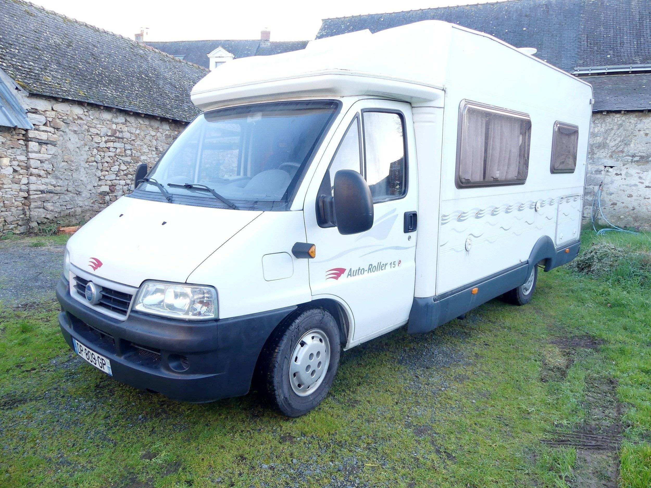 Vista del vehículo ángulo delantero Fiat FIAT DUCATO - Yescapa