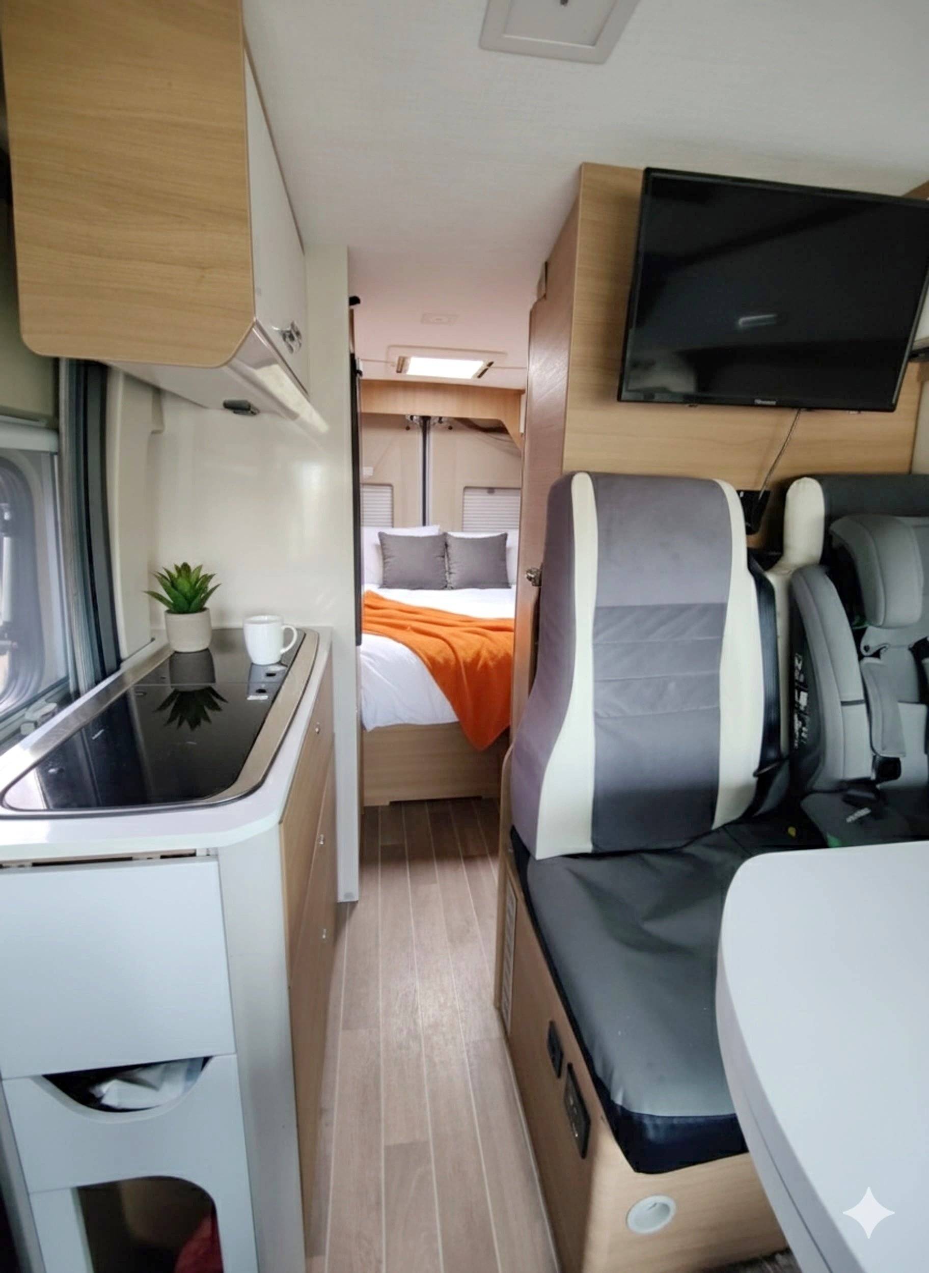 Mclouis Menfys VAN S-Line 3 Maxi