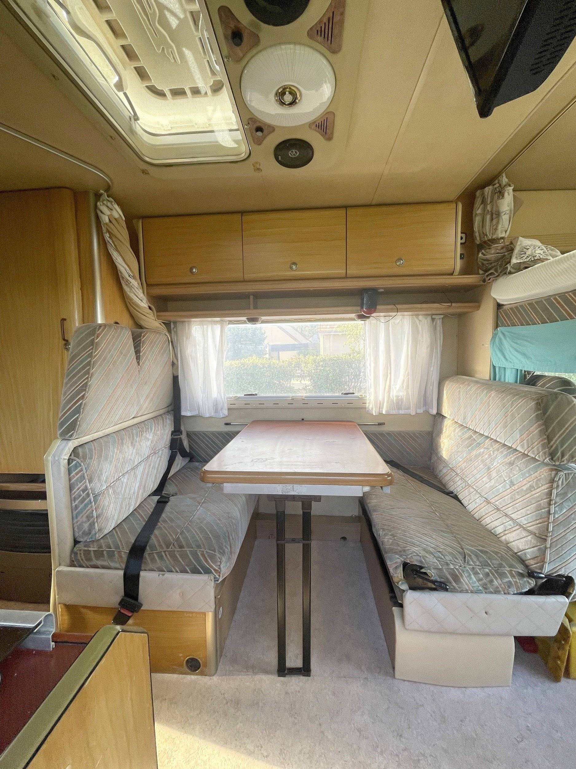 Coin repas Fiat Ducato 2,5 TDI - Yescapa