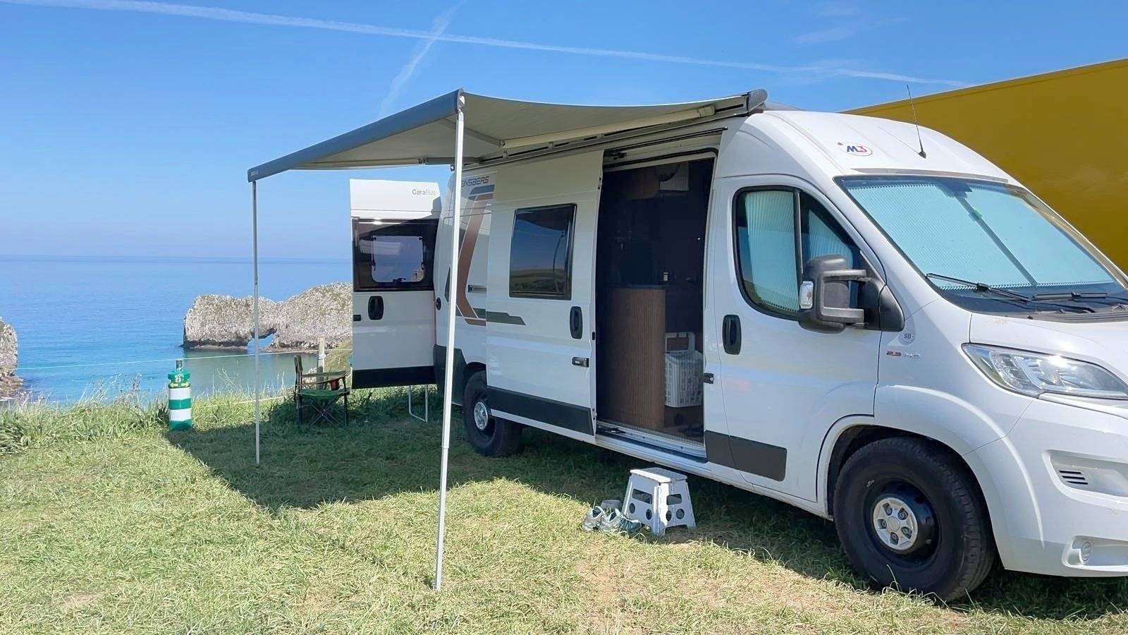 Vista del vehículo ángulo delantero Fiat DUCATO - Yescapa