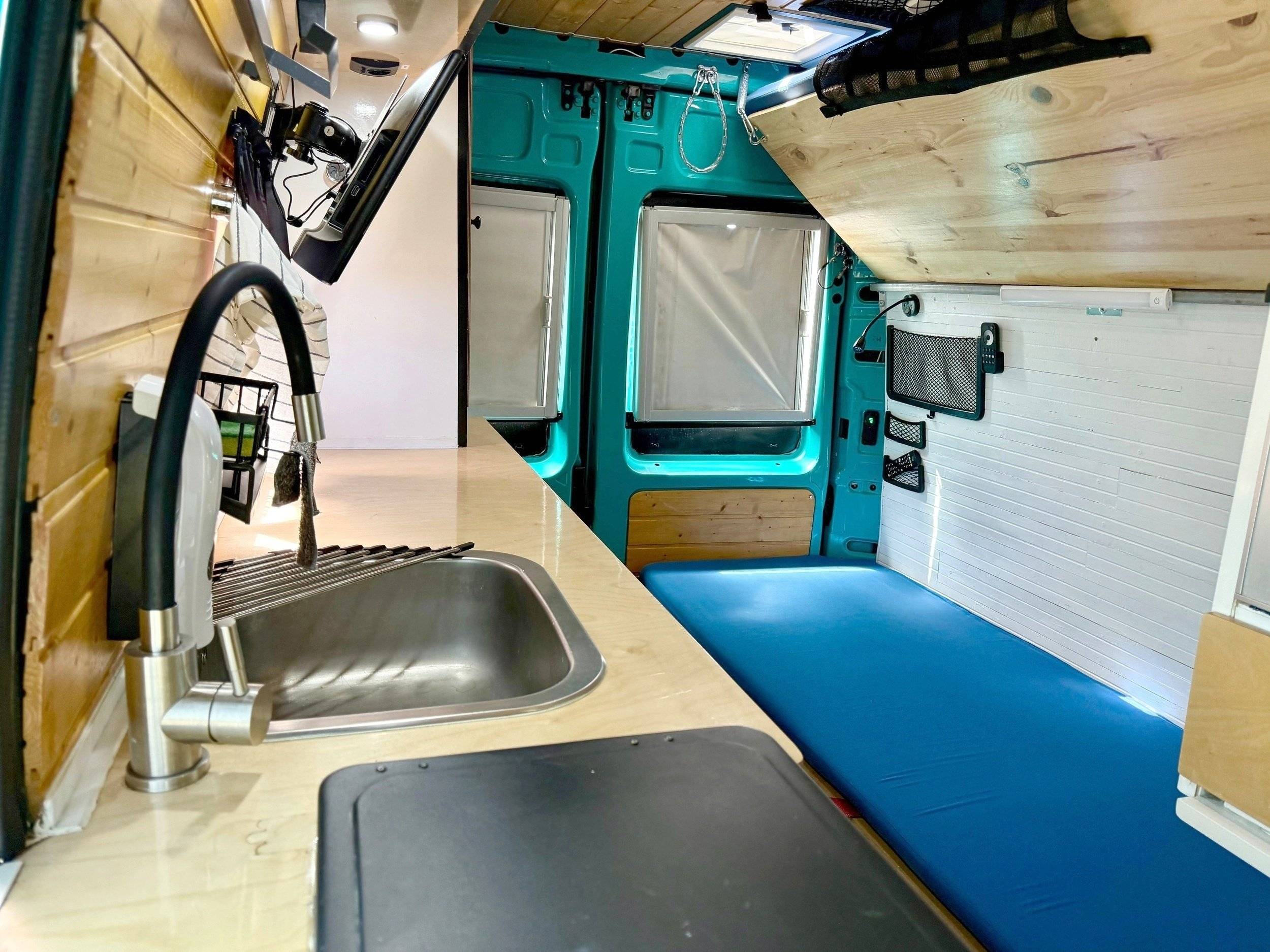 Custo Van Bahía Van – Camper Gran Volumen