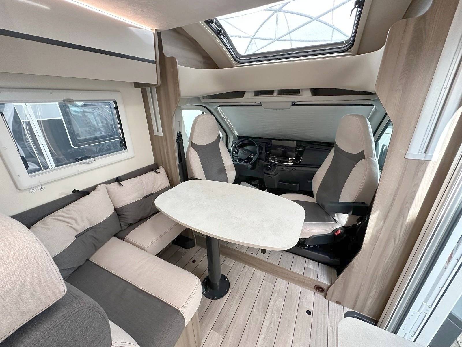 Dinette Ford - Yescapa