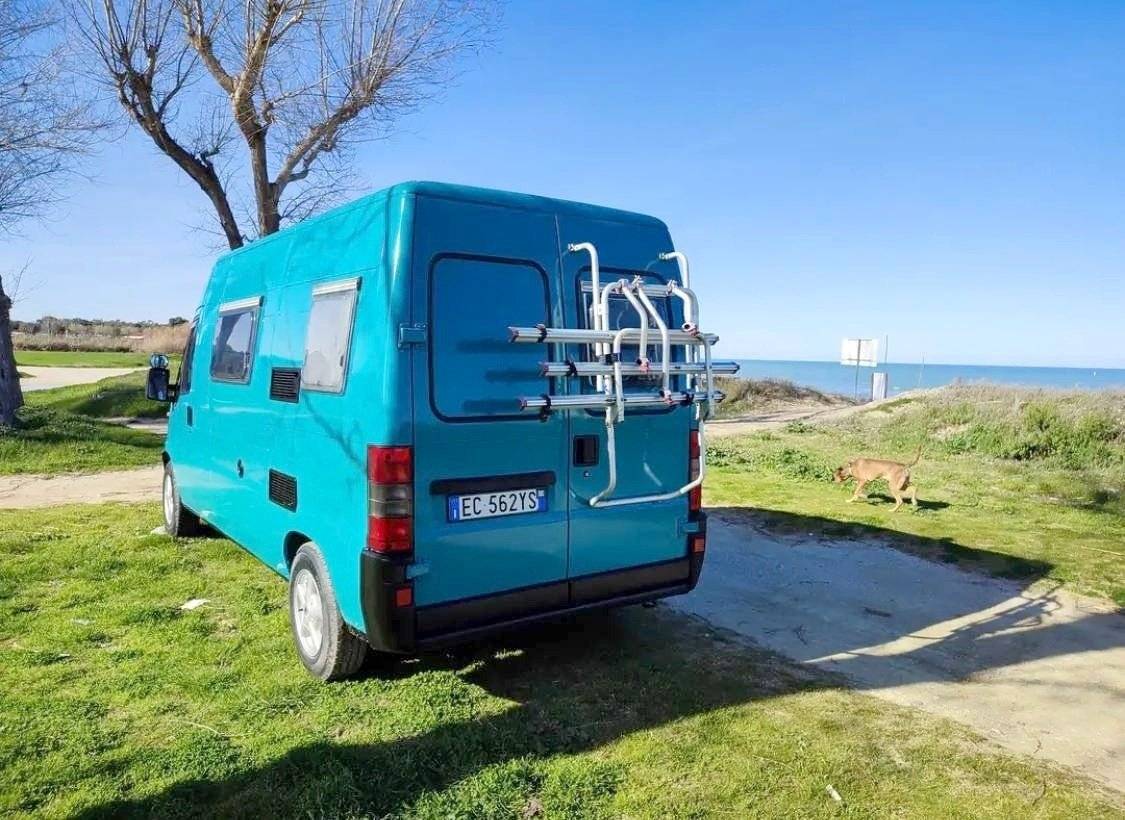 Achterkant Peugeot Peugeot - Yescapa