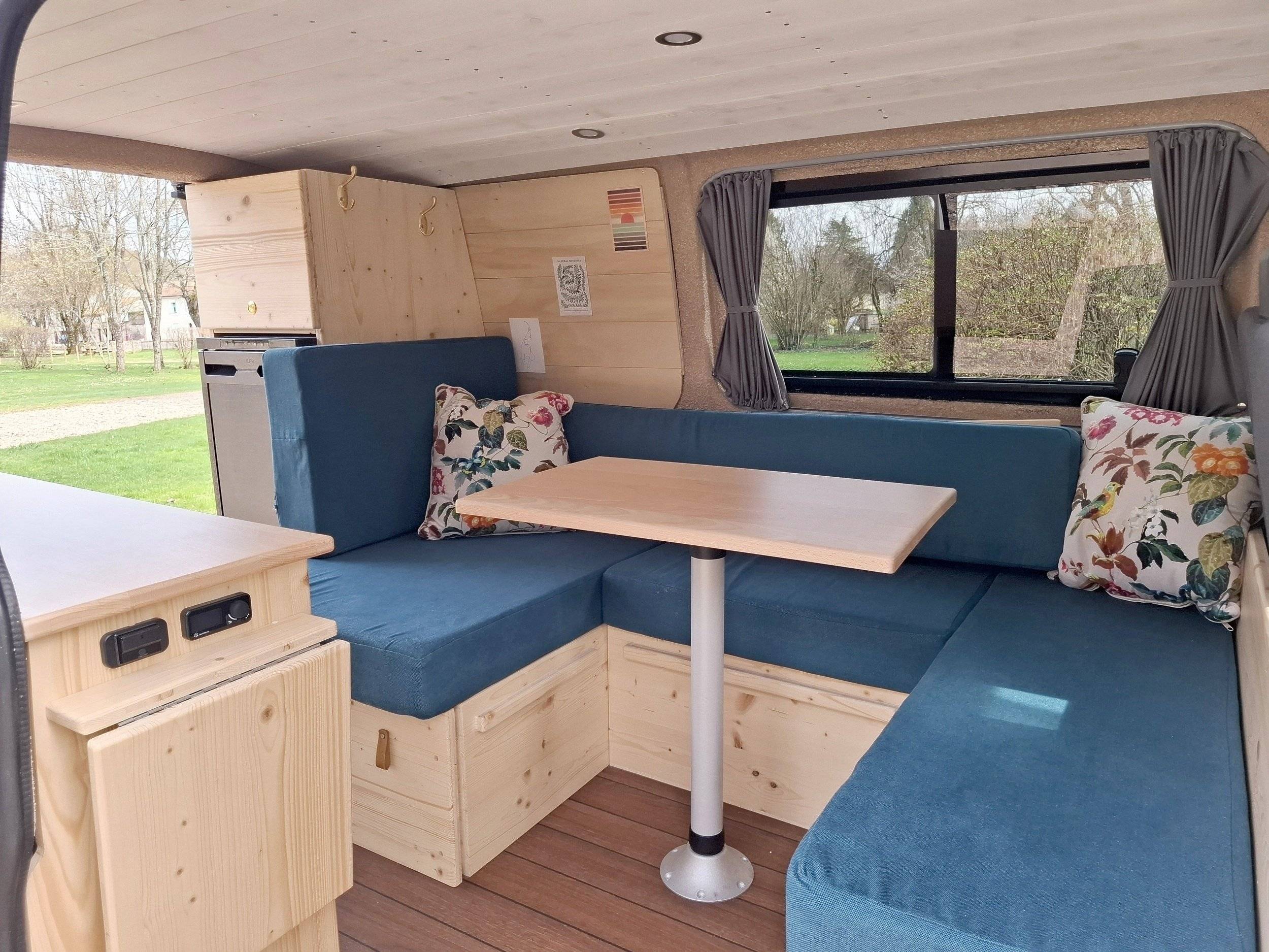 Dinette Volkswagen T6 L1H1 2,0 l 140 ch - Yescapa