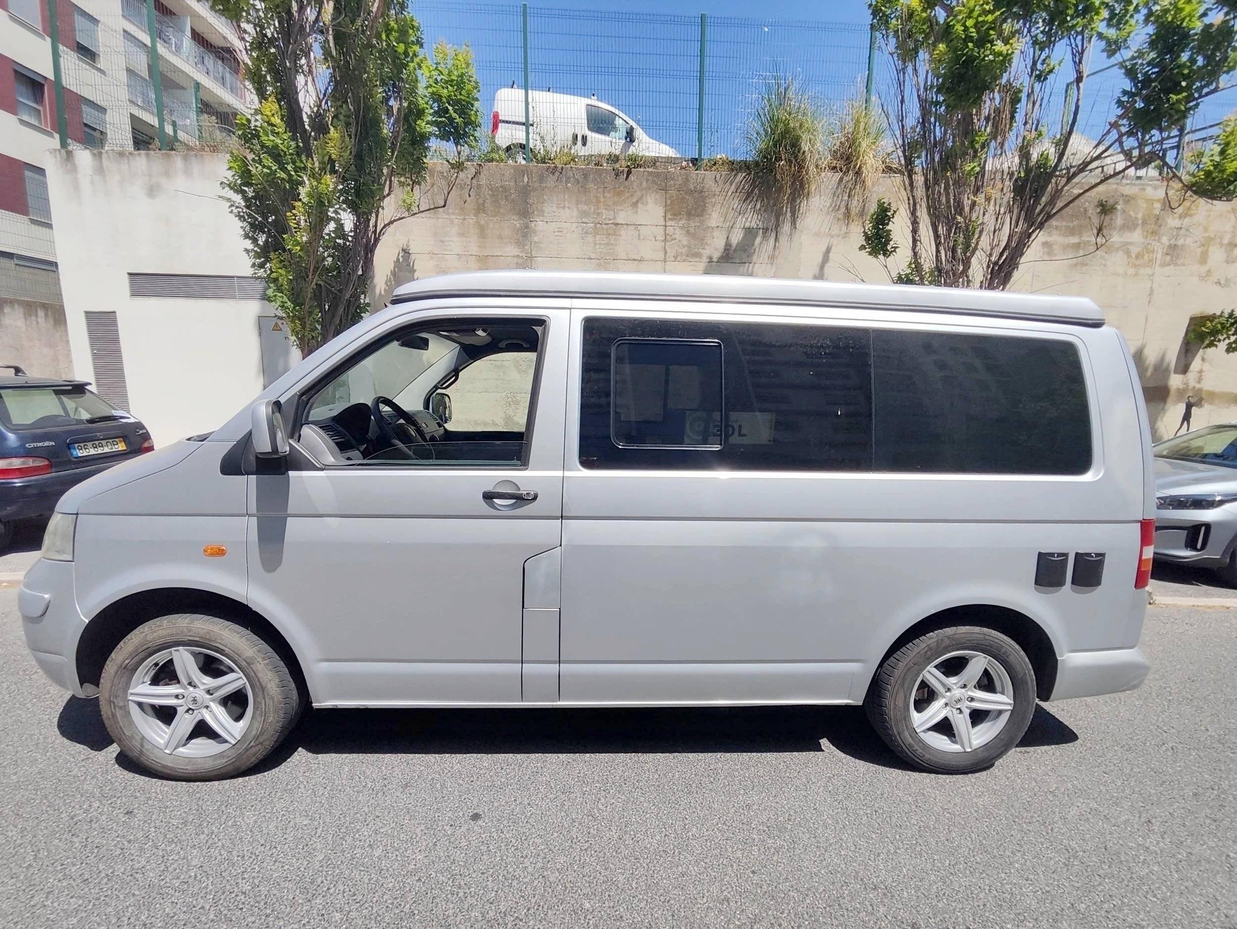 Vista del vehículo ángulo delantero Volkswagen California - Yescapa
