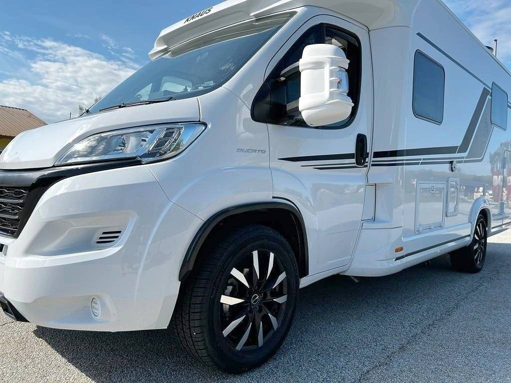 Knaus Sky TI Platinum Selection 650MEG