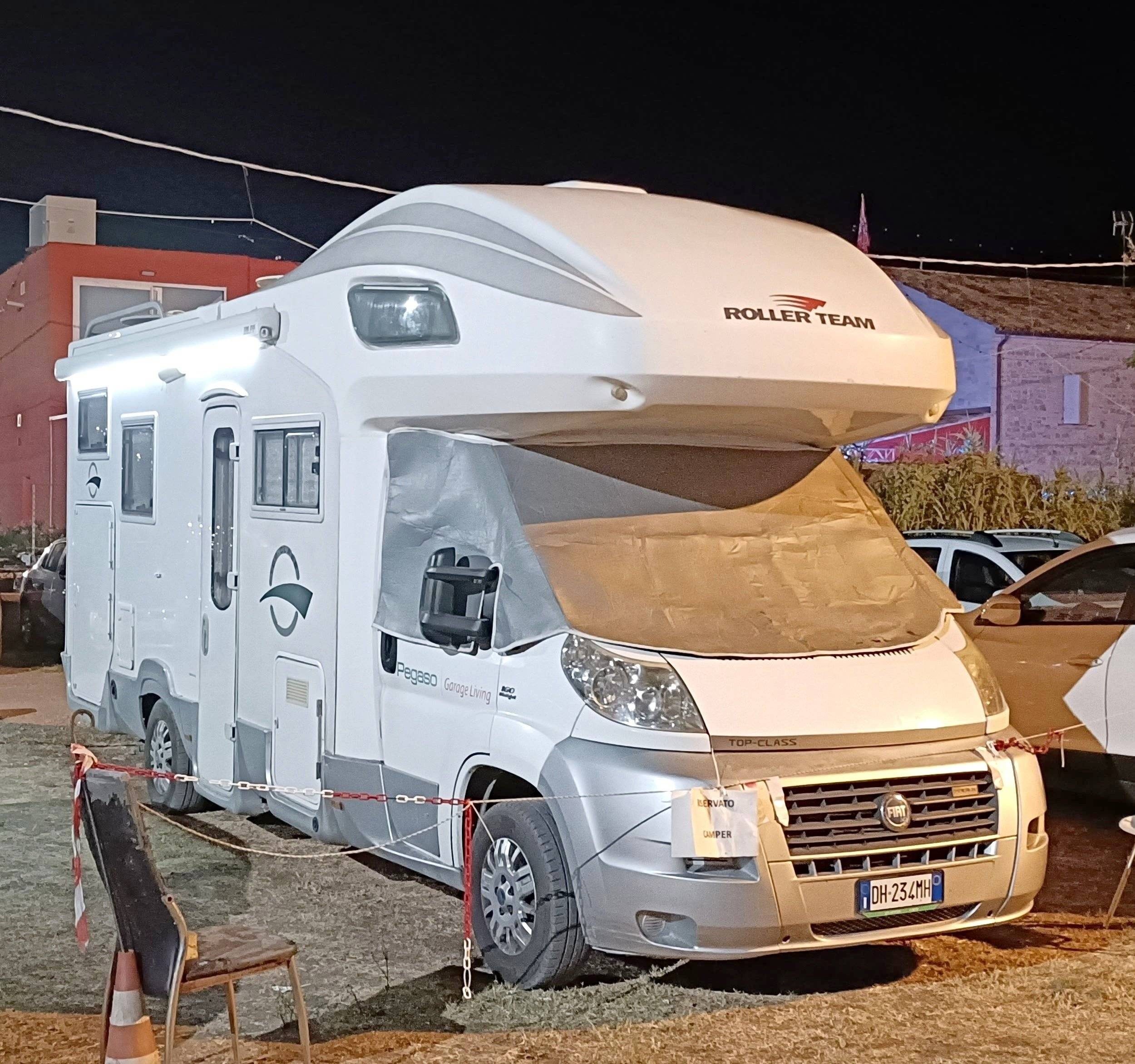 Vista del vehicle angle davanter Fiat Fiat Ducato 3.0 160 CV - Yescapa