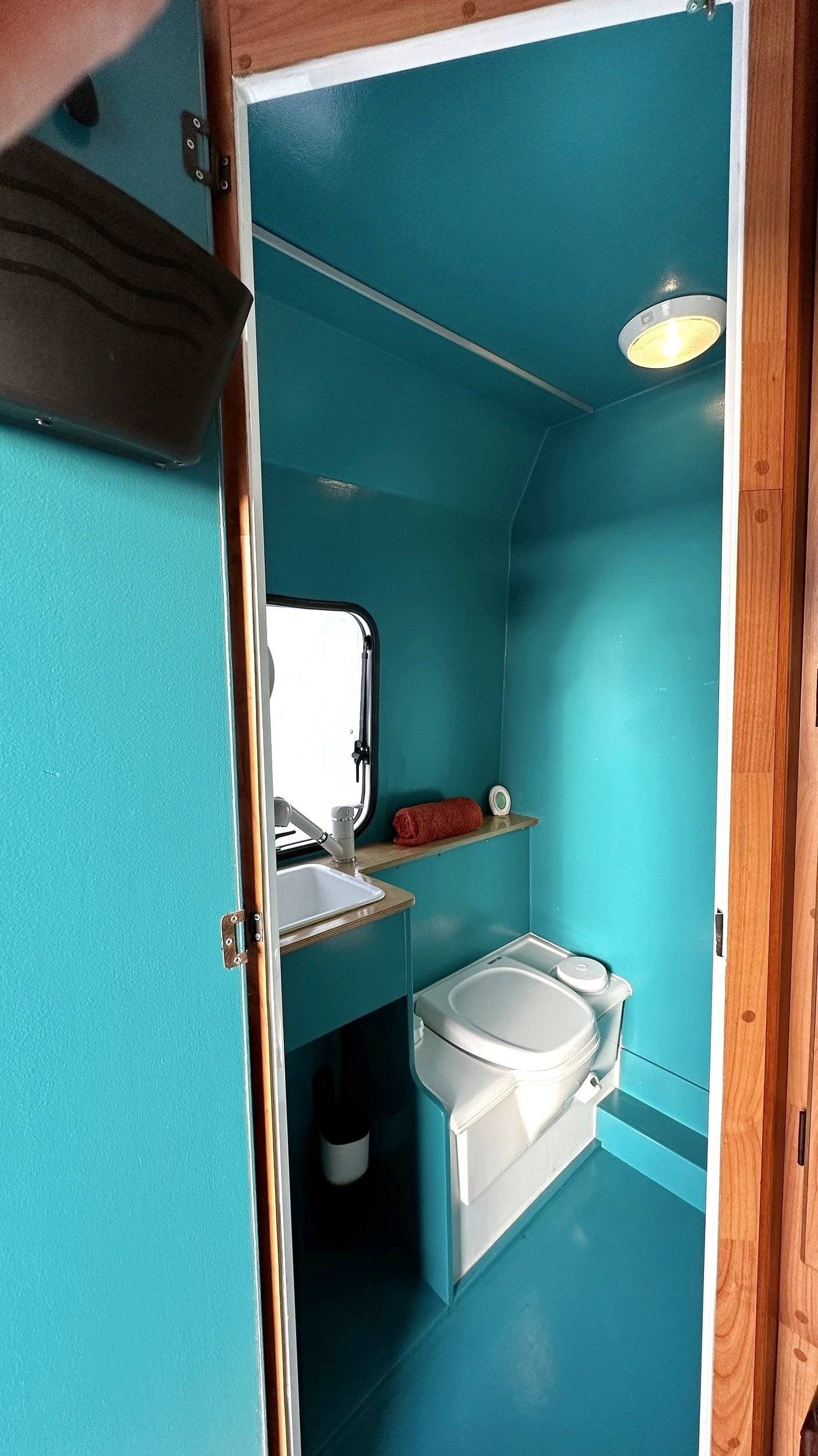 Elnagh Ford Transit Eddehs 120